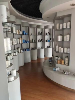 Reemplazo del filtro de combustible de la excavadora del tractor L7663F vendido directamente por IES para el montaje de automóviles